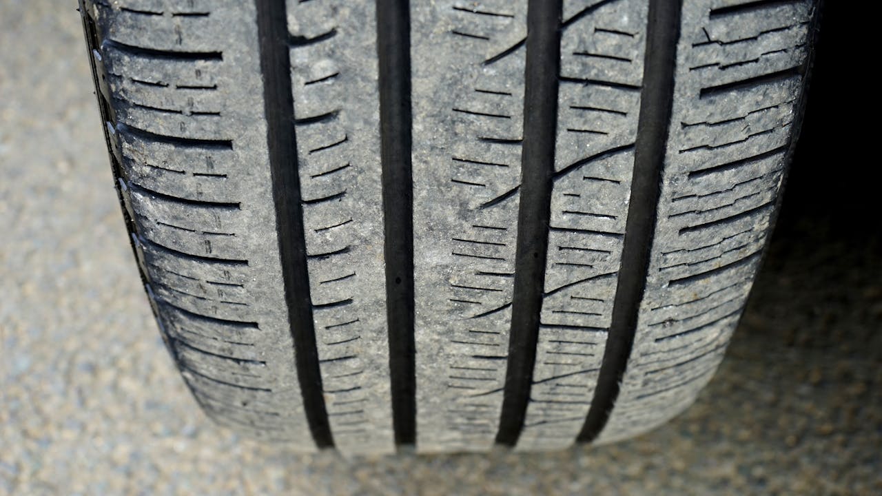 What Are the Indicators of Tyre Wear?