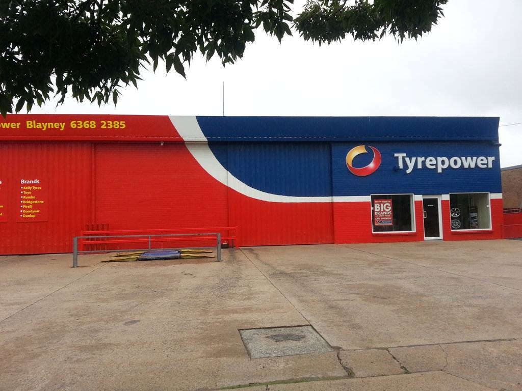 Exterior of Tyrepower store.