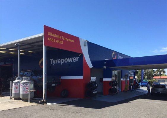 Exterior of Tyrepower store.